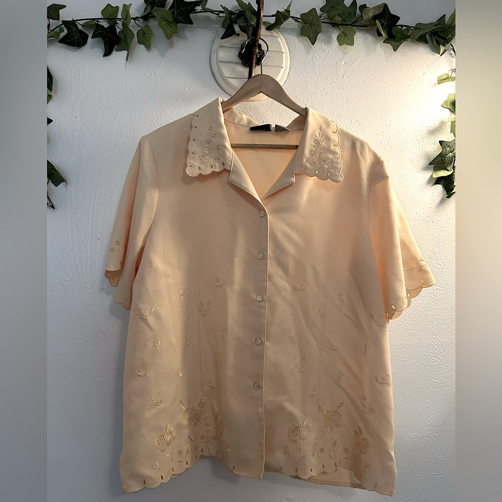 Vintage BonWorth Butter Yellow Embroidered Short Sleeve Button Down Shirt - Picture 2 of 15